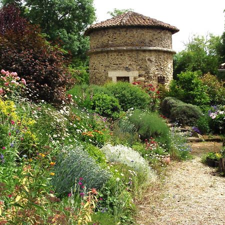 Villa Menet à Montbron Extérieur photo