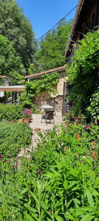 Villa Menet à Montbron Extérieur photo