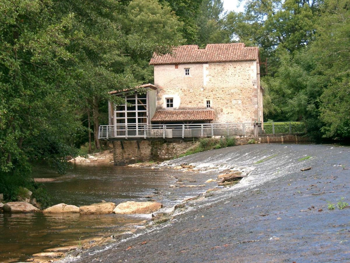 Villa Menet à Montbron Extérieur photo